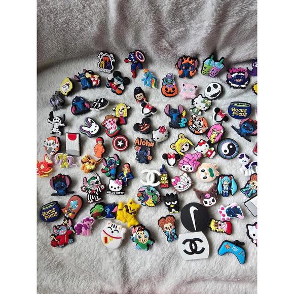 DONT BUY  SEND MESSAGE WITH WHAT Croc Jibbitz - Picture 5 of 11